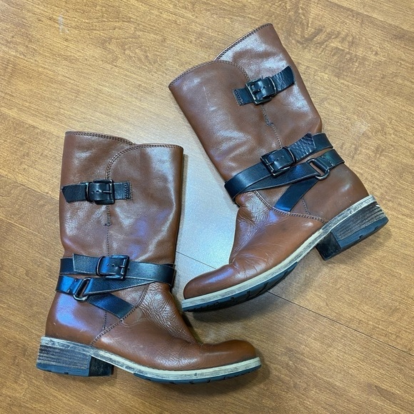 CLARKS Volara Melody Brown Leather Motorcycle Boots mid calf buckles size 6.5 - Picture 1 of 11